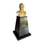 Atatürk Büstü Mareşal Üniformalı (80cm Alüminyum)+ Kaide (120cm)+ Alt Tabla - Görsel 3