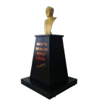 Atatürk Büstü (70cm Fiber)+ Kaide (120cm)+ Alt Tabla Lise Modeli